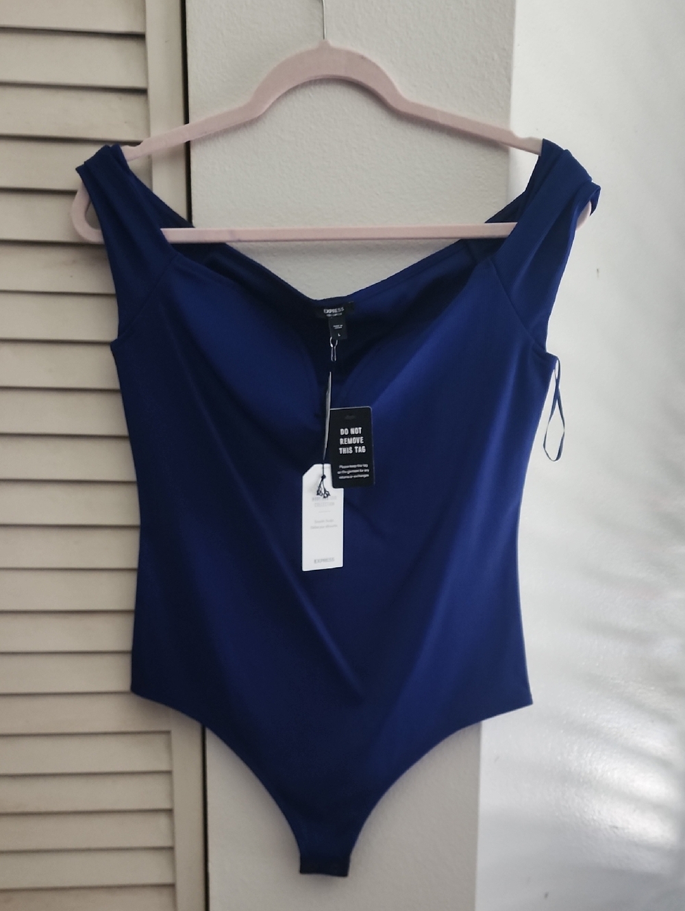 BRAND NEW EXPRESS Classic Navy Off-Shoulder BODY CONTOUR IN A LARGE